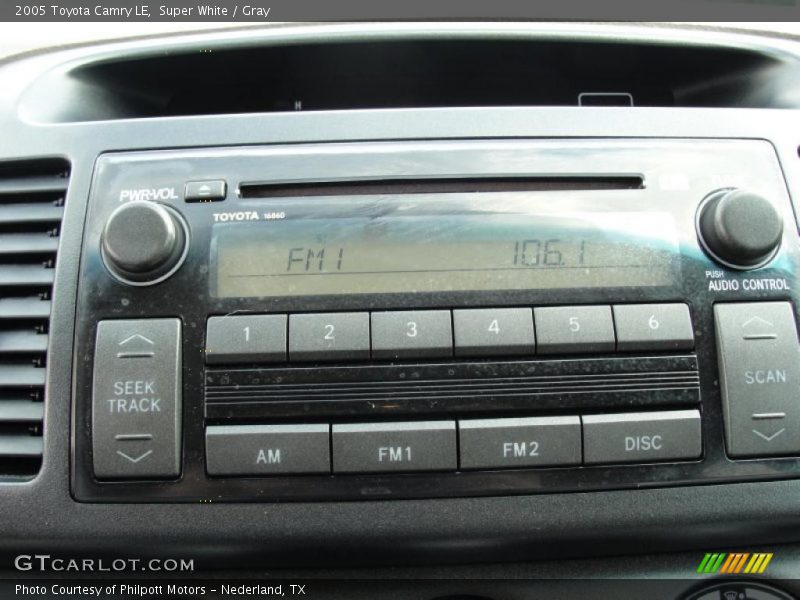 Super White / Gray 2005 Toyota Camry LE