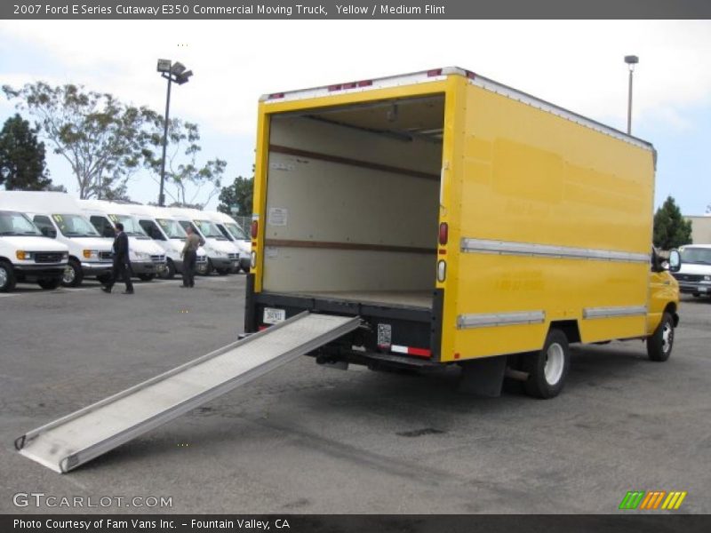 Yellow / Medium Flint 2007 Ford E Series Cutaway E350 Commercial Moving Truck