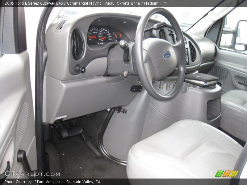 Oxford White / Medium Flint 2005 Ford E Series Cutaway E450 Commercial Moving Truck