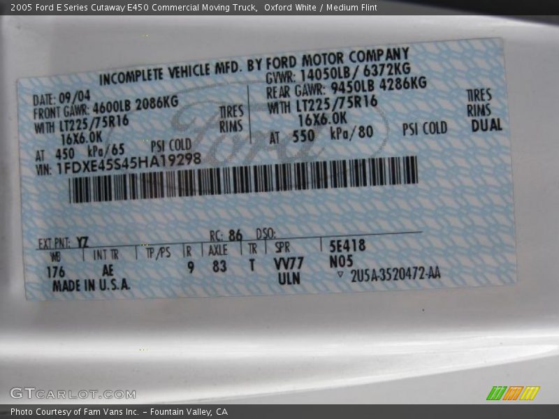 Oxford White / Medium Flint 2005 Ford E Series Cutaway E450 Commercial Moving Truck