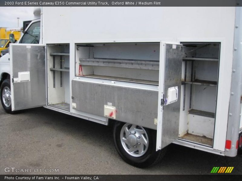 Oxford White / Medium Flint 2003 Ford E Series Cutaway E350 Commercial Utility Truck