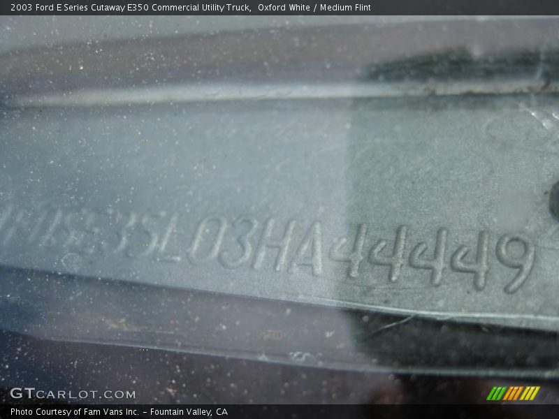 Oxford White / Medium Flint 2003 Ford E Series Cutaway E350 Commercial Utility Truck