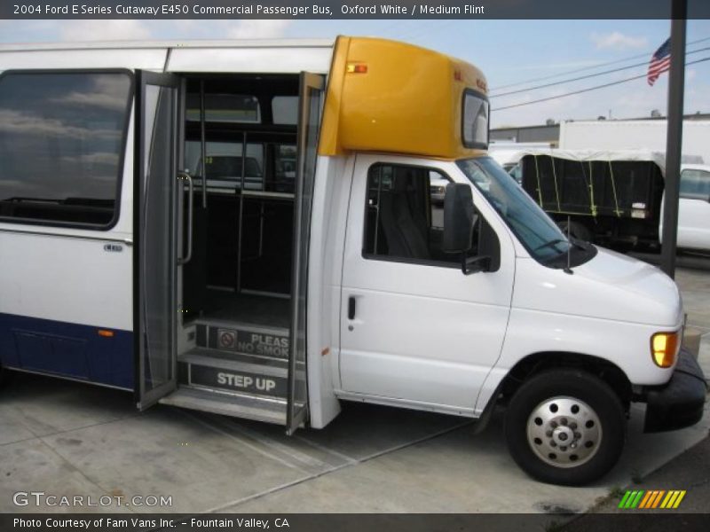Oxford White / Medium Flint 2004 Ford E Series Cutaway E450 Commercial Passenger Bus