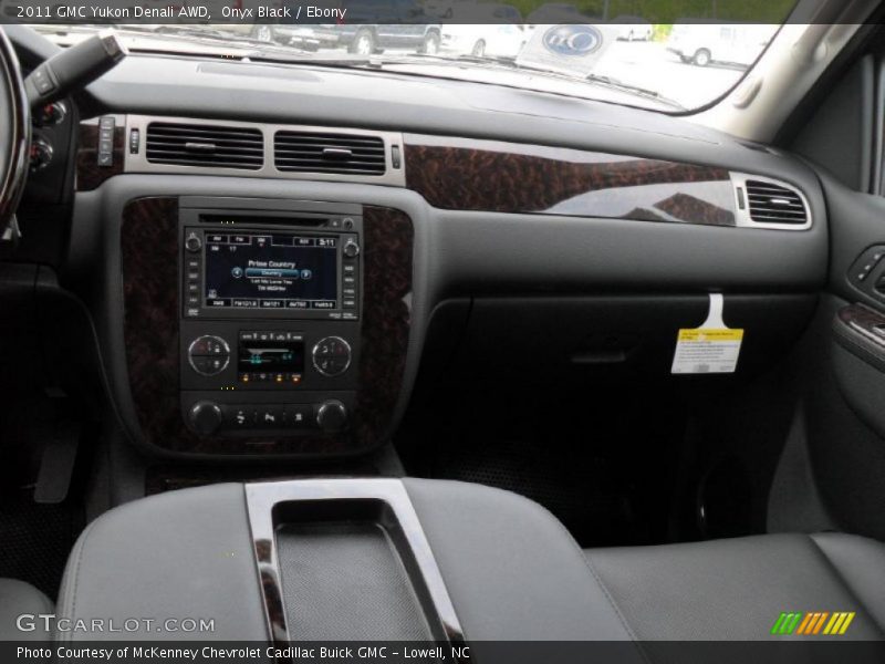 Onyx Black / Ebony 2011 GMC Yukon Denali AWD