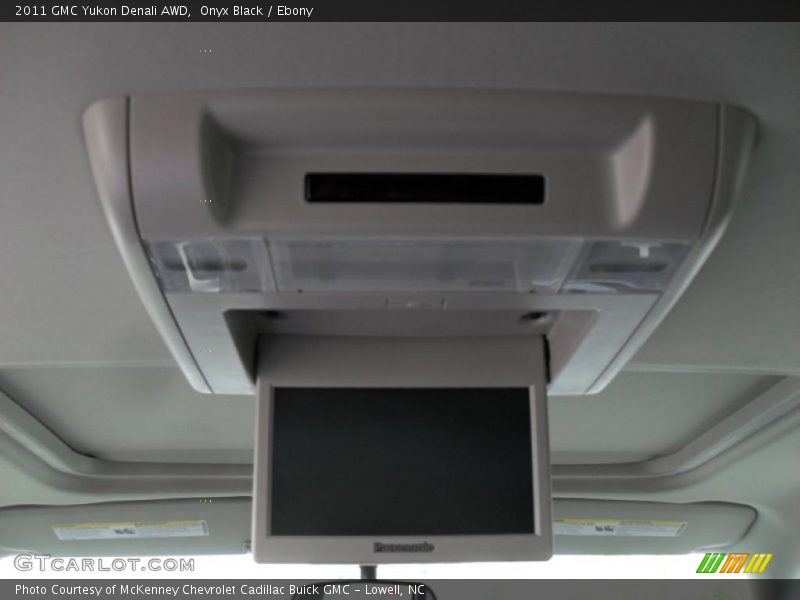 Onyx Black / Ebony 2011 GMC Yukon Denali AWD