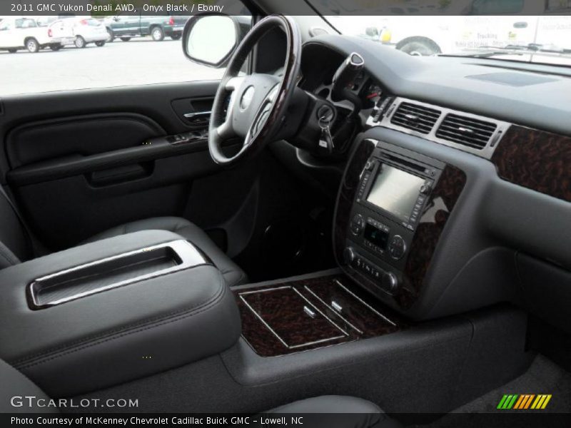 Onyx Black / Ebony 2011 GMC Yukon Denali AWD