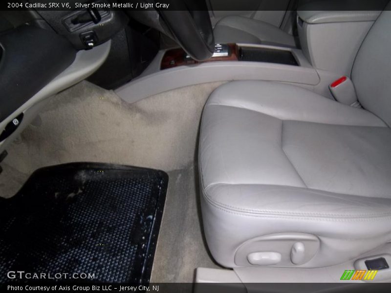 Silver Smoke Metallic / Light Gray 2004 Cadillac SRX V6