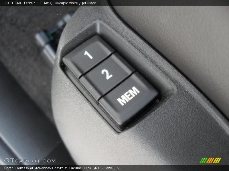 Olympic White / Jet Black 2011 GMC Terrain SLT AWD