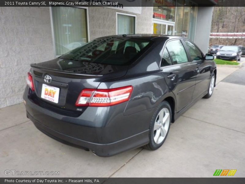 Magnetic Gray Metallic / Dark Charcoal 2011 Toyota Camry SE