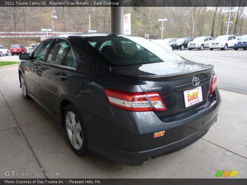 Magnetic Gray Metallic / Dark Charcoal 2011 Toyota Camry SE