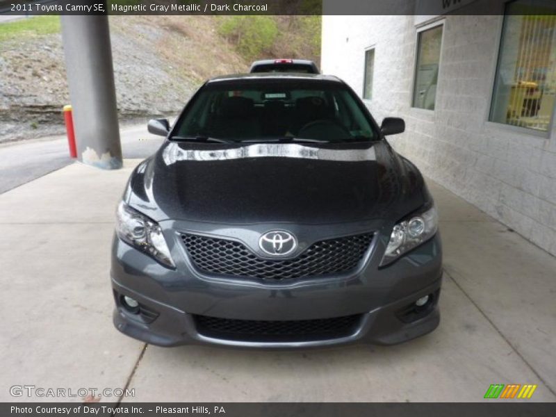 Magnetic Gray Metallic / Dark Charcoal 2011 Toyota Camry SE