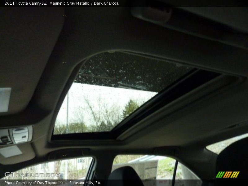 Magnetic Gray Metallic / Dark Charcoal 2011 Toyota Camry SE