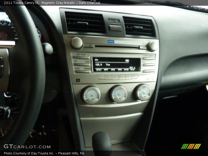 Magnetic Gray Metallic / Dark Charcoal 2011 Toyota Camry SE