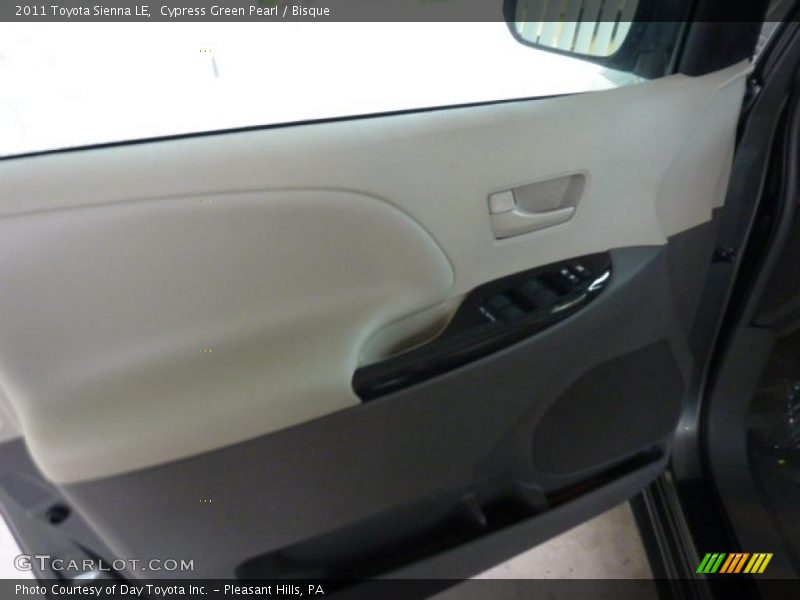 Cypress Green Pearl / Bisque 2011 Toyota Sienna LE