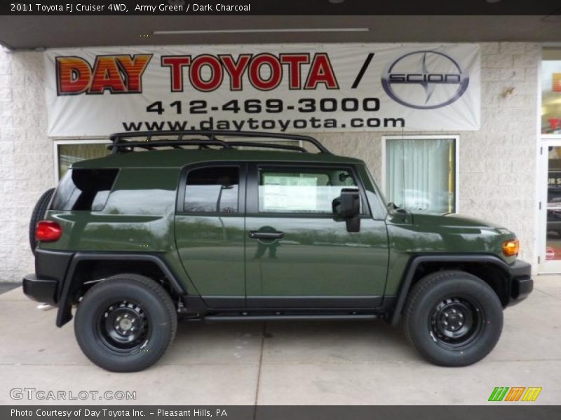 Army Green / Dark Charcoal 2011 Toyota FJ Cruiser 4WD