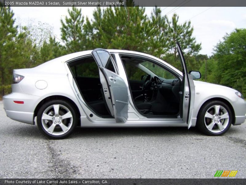  2005 MAZDA3 s Sedan Sunlight Silver Metallic