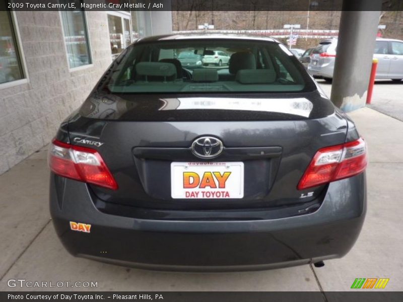 Magnetic Gray Metallic / Ash 2009 Toyota Camry LE