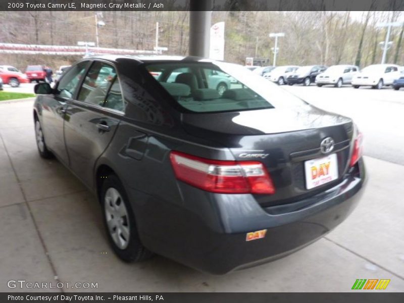 Magnetic Gray Metallic / Ash 2009 Toyota Camry LE