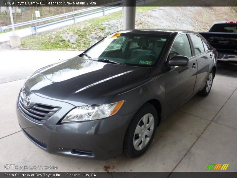 Magnetic Gray Metallic / Ash 2009 Toyota Camry LE