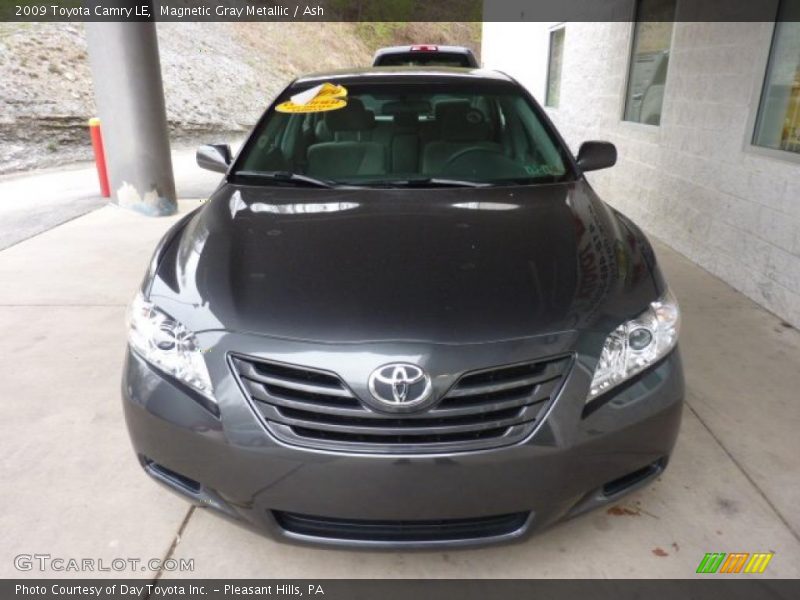 Magnetic Gray Metallic / Ash 2009 Toyota Camry LE