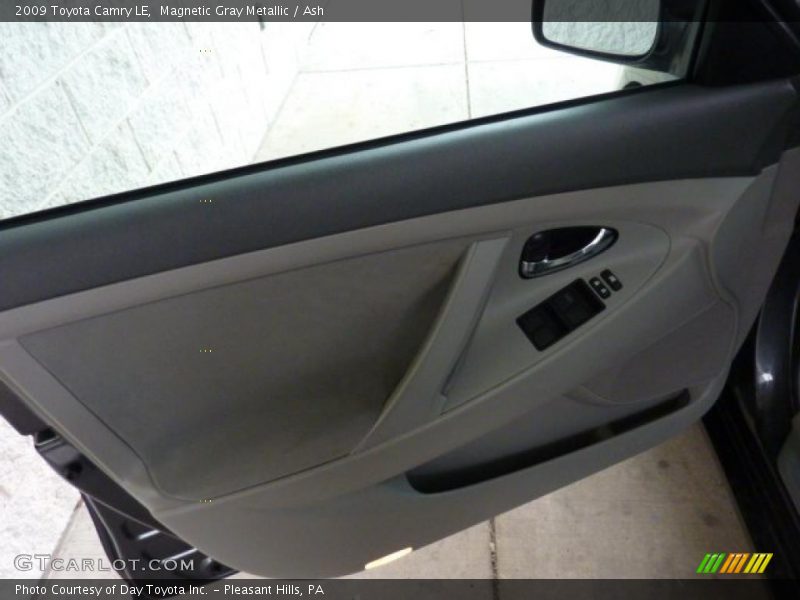 Magnetic Gray Metallic / Ash 2009 Toyota Camry LE