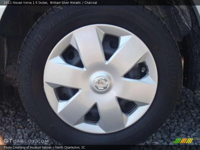 Brilliant Silver Metallic / Charcoal 2011 Nissan Versa 1.6 Sedan