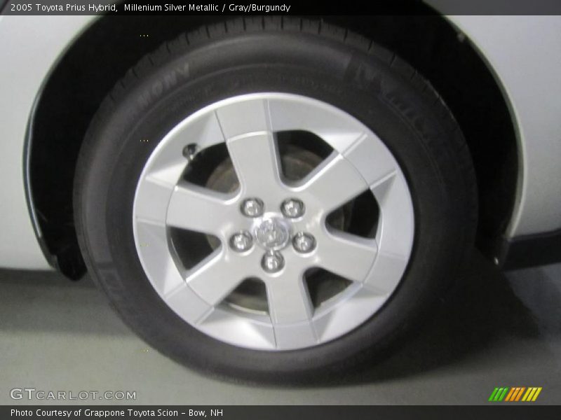 Millenium Silver Metallic / Gray/Burgundy 2005 Toyota Prius Hybrid