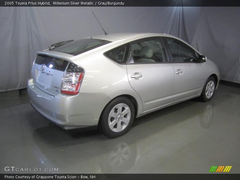 Millenium Silver Metallic / Gray/Burgundy 2005 Toyota Prius Hybrid