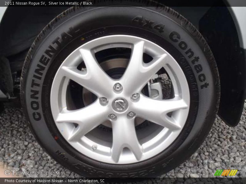 Silver Ice Metallic / Black 2011 Nissan Rogue SV