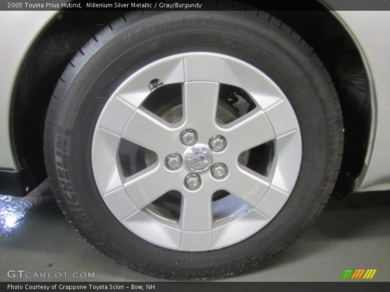Millenium Silver Metallic / Gray/Burgundy 2005 Toyota Prius Hybrid