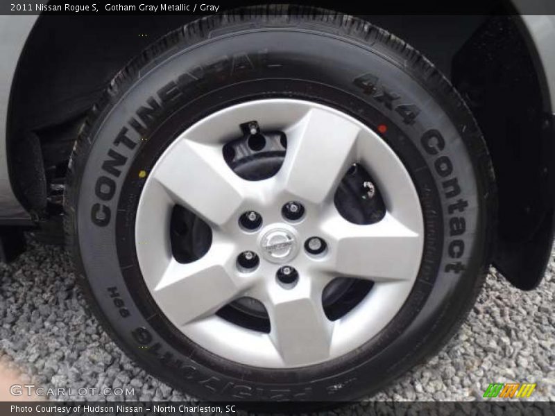Gotham Gray Metallic / Gray 2011 Nissan Rogue S