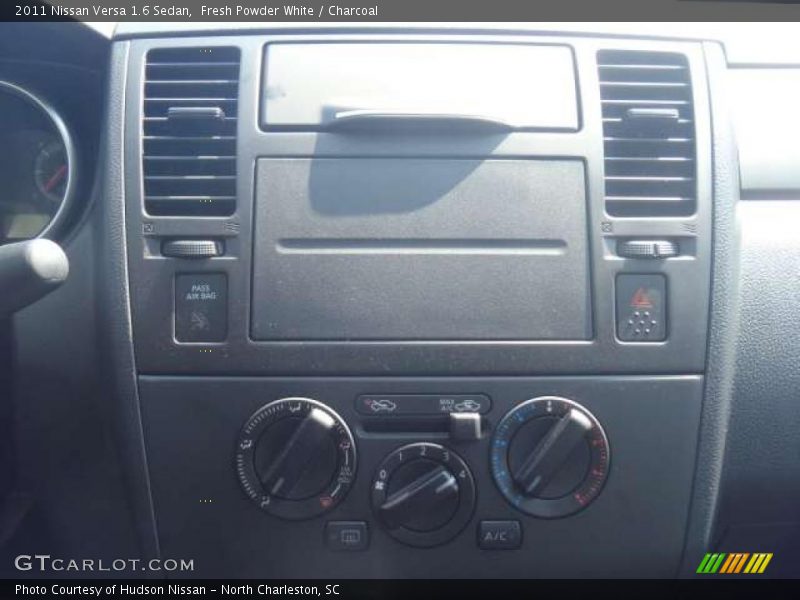 Fresh Powder White / Charcoal 2011 Nissan Versa 1.6 Sedan
