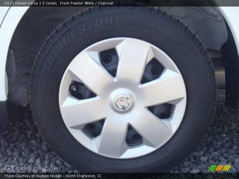 Fresh Powder White / Charcoal 2011 Nissan Versa 1.6 Sedan