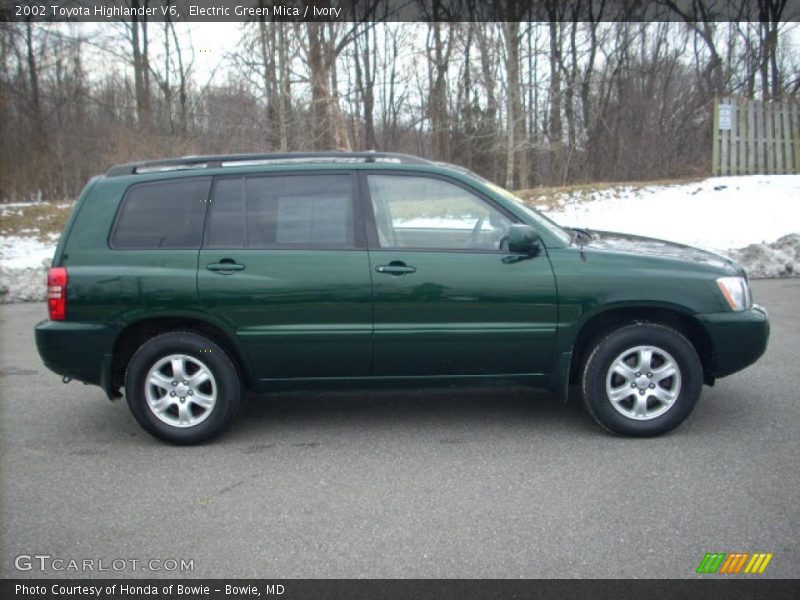 Electric Green Mica / Ivory 2002 Toyota Highlander V6