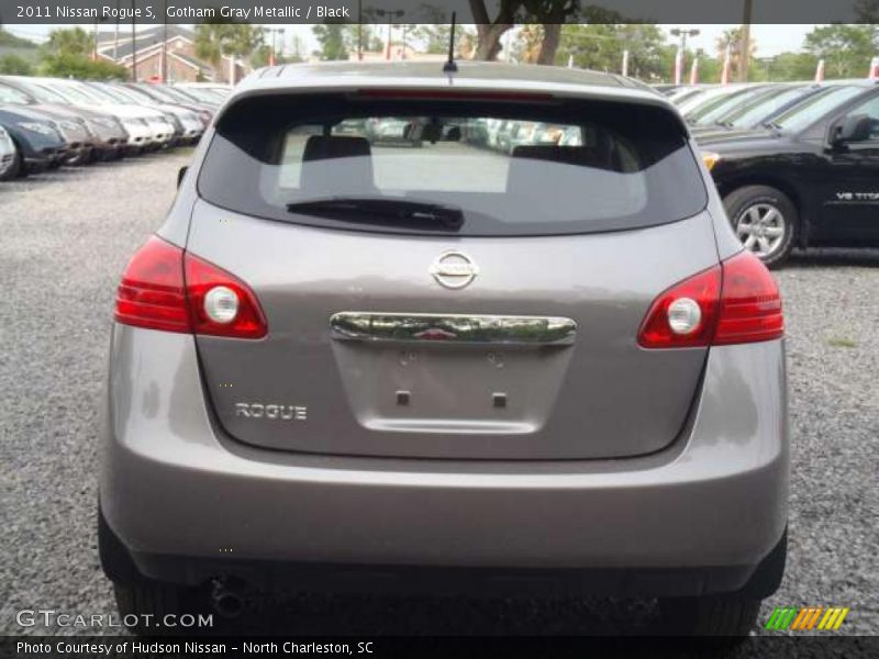 Gotham Gray Metallic / Black 2011 Nissan Rogue S