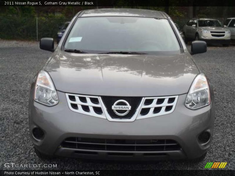 Gotham Gray Metallic / Black 2011 Nissan Rogue S