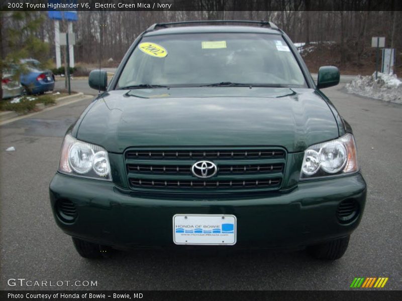 Electric Green Mica / Ivory 2002 Toyota Highlander V6