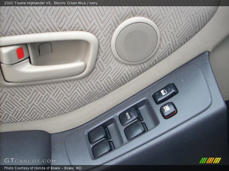 Electric Green Mica / Ivory 2002 Toyota Highlander V6