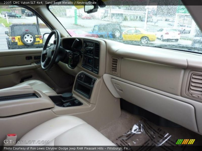 Sand Beige Metallic / Neutral/Shale 2005 GMC Yukon SLT 4x4
