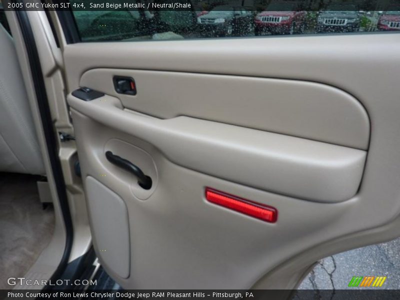 Sand Beige Metallic / Neutral/Shale 2005 GMC Yukon SLT 4x4