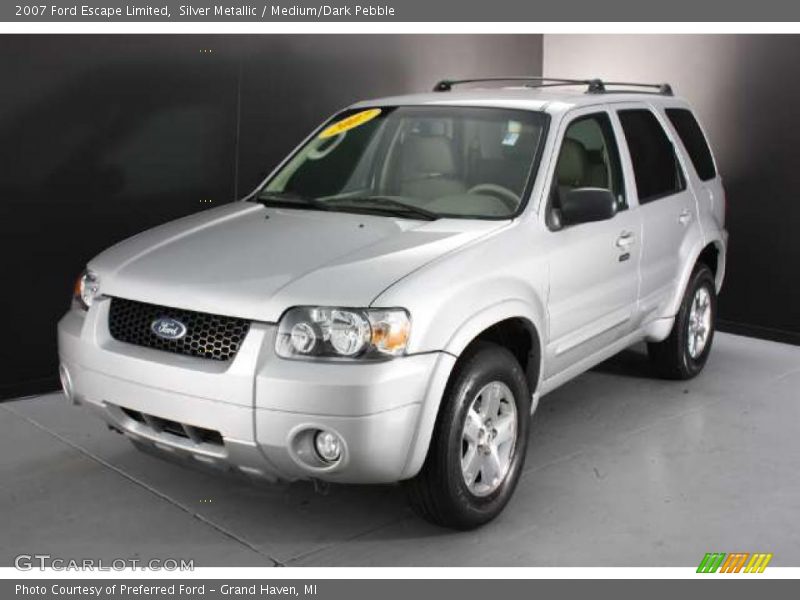 Front 3/4 View of 2007 Escape Limited