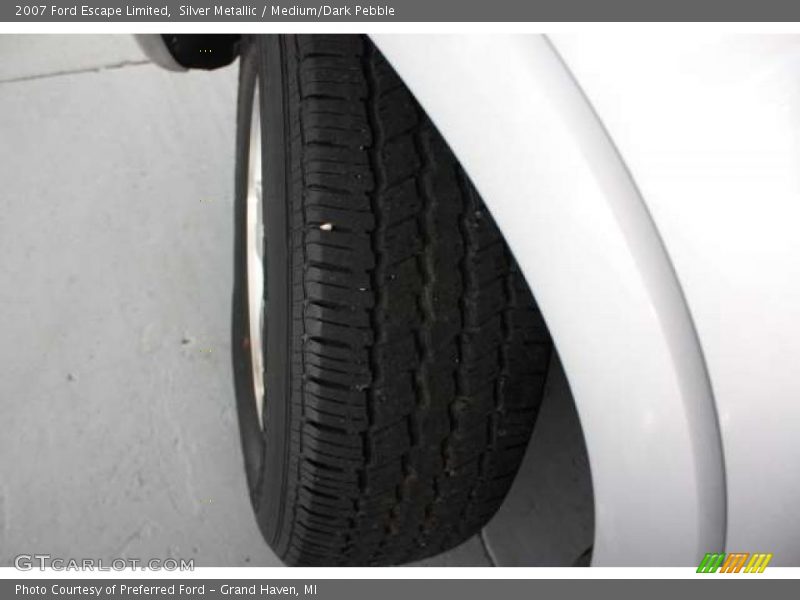 Silver Metallic / Medium/Dark Pebble 2007 Ford Escape Limited