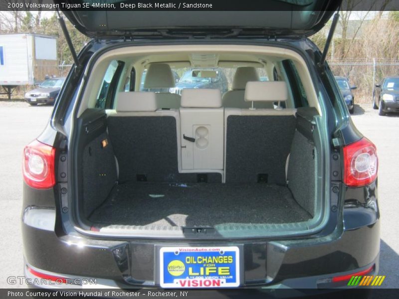 Deep Black Metallic / Sandstone 2009 Volkswagen Tiguan SE 4Motion