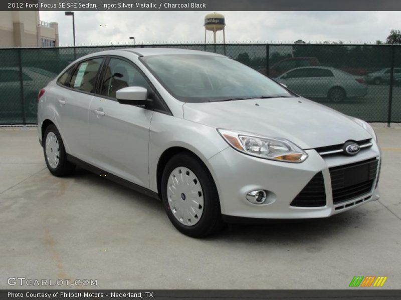 Front 3/4 View of 2012 Focus SE SFE Sedan