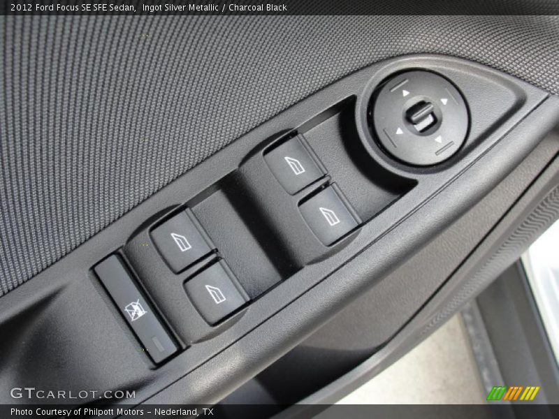 Controls of 2012 Focus SE SFE Sedan
