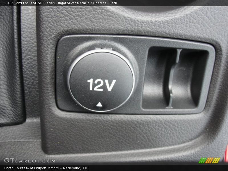 Ingot Silver Metallic / Charcoal Black 2012 Ford Focus SE SFE Sedan