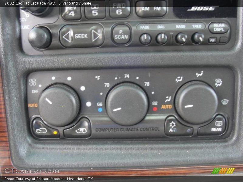 Controls of 2002 Escalade AWD