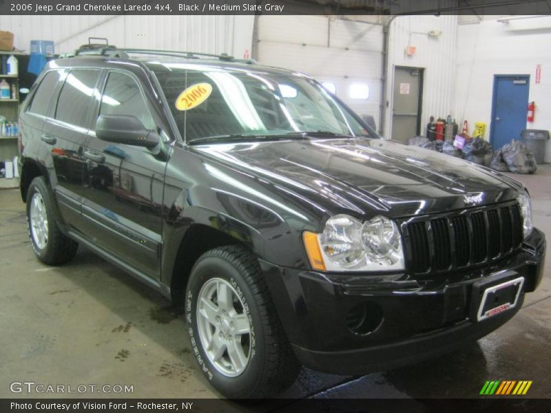 Black / Medium Slate Gray 2006 Jeep Grand Cherokee Laredo 4x4