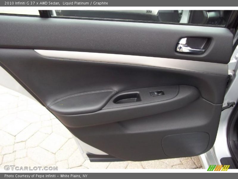 Door Panel of 2010 G 37 x AWD Sedan