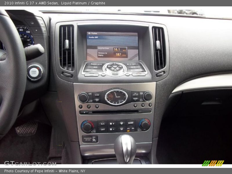 Controls of 2010 G 37 x AWD Sedan